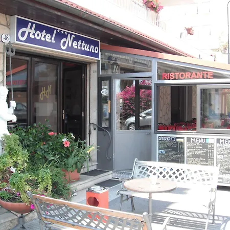 Hotell Nettuno Diano Marina