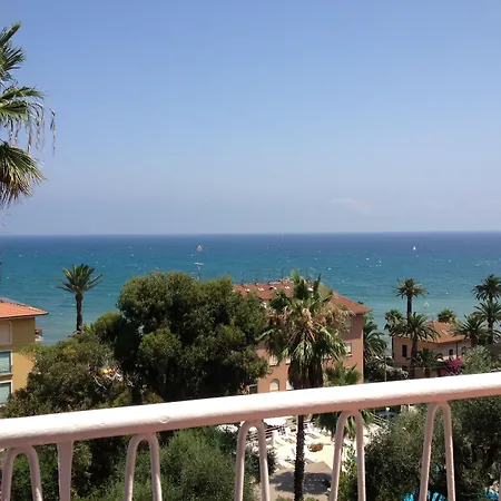 Hotell Nettuno 3*