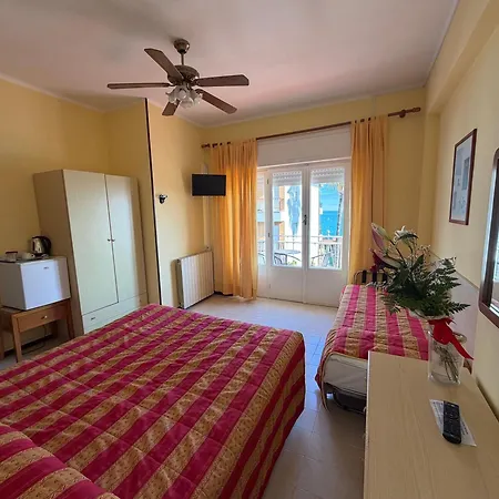 尼图诺酒店 迪亚诺马里纳