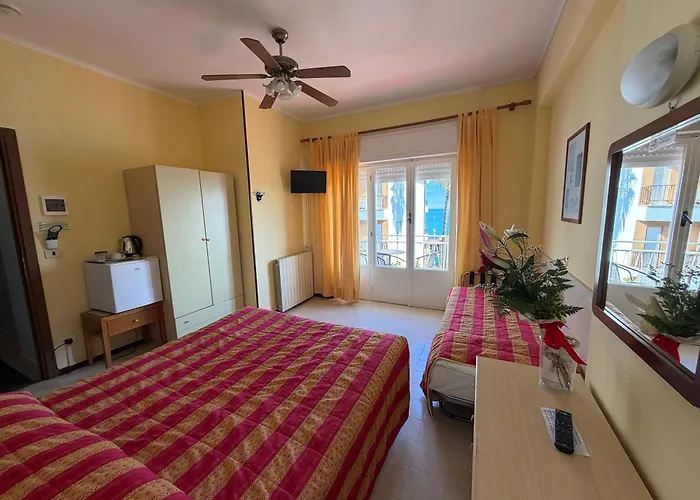 尼图诺酒店 迪亚诺马里纳