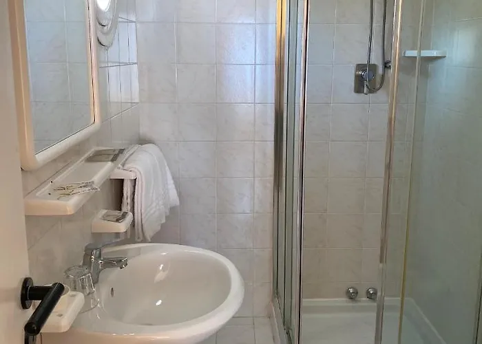 尼图诺酒店 3* 迪亚诺马里纳